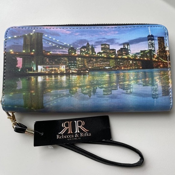 Rebecca and Rifka NYC Skyline wallet - Picture 1 of 6